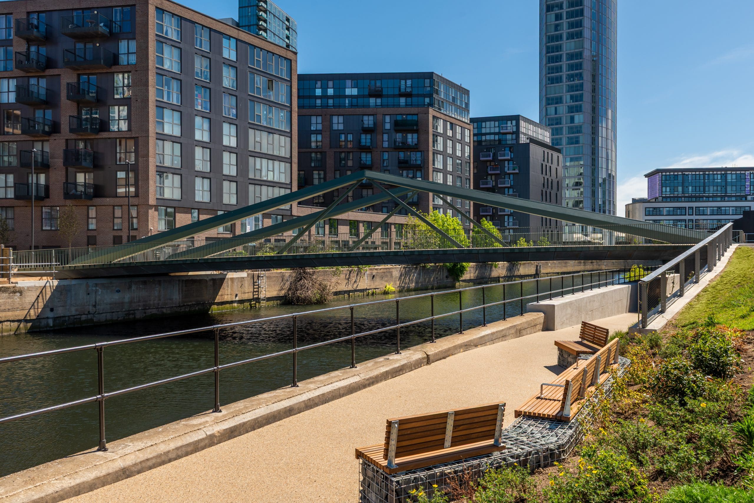 Completion of Bridgewater Road Bridge, Queen Elizabeth Olympic Park ...